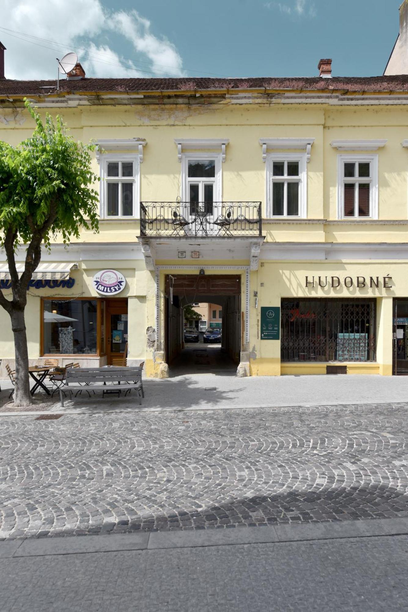 Apartman S Balkonom Trencin Exterior photo